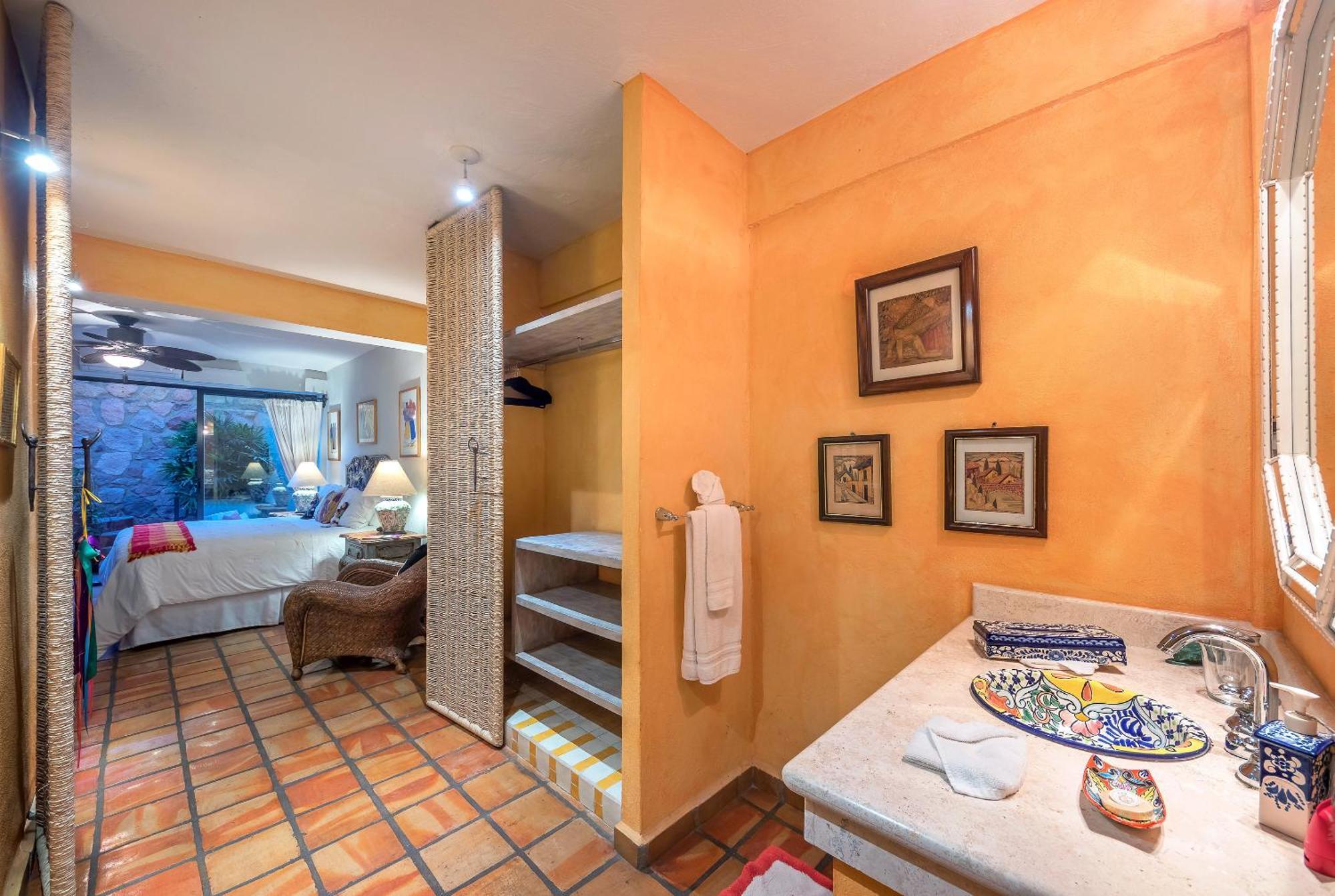 Lola - Adults Only Bed and breakfast